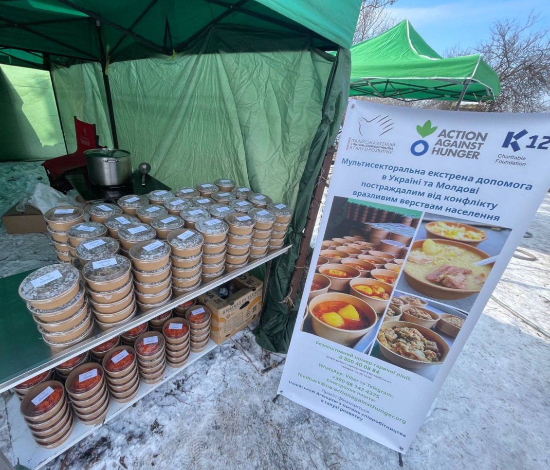 Hot meals ready to be distributed to ~400 people in Levivka, Kharkivska, Ukraine.